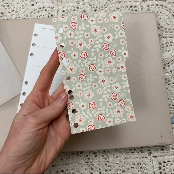 Used Webster’s Pages personal binder - Picture 13 of 17